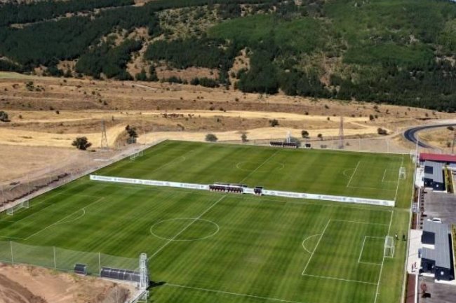 ERCİYES MASTER PLANI ÇERCEVESİNDE İNŞA EDİLEN ERCİYES CUP FUTBOL TURNUVASI İLE HİZMETE GİRDİ.