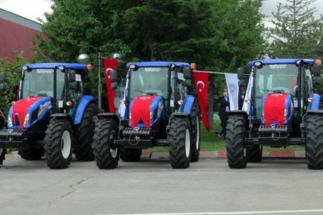 BÜYÜKŞEHİR 6 TRAKTÖRÜ DAHA ZİRAAT ODALARINA TESLİM ETTİ