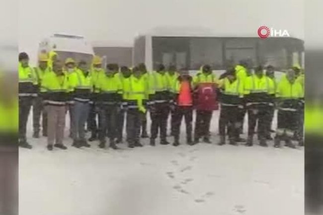 MADENCİLER KAR ALTINDA ATATÜRK'Ü ANDI