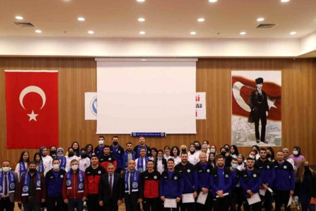 DEVELİ BELEDİYESPOR SEYRANİ KAMPÜSÜ'NDE ÖĞRENCİLERLE BİR ARAYA GELDİ