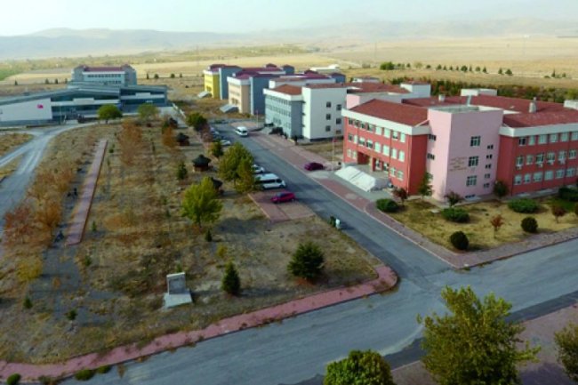 İSLAMİ İLİMLER FAKÜLTESİNİN YENİ ADI AŞIK SEYRANİ İSLAMİ İLİMLER FAKÜLTESİ OLACAK !