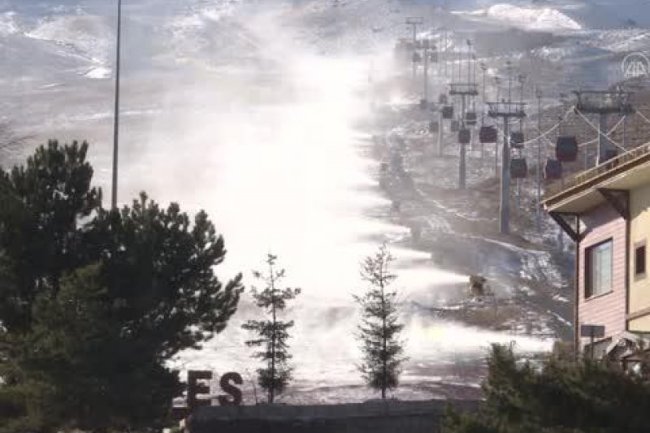 ERCİYES'TE YAPAY KARLAMA ÇALIŞMALARI BAŞLADI