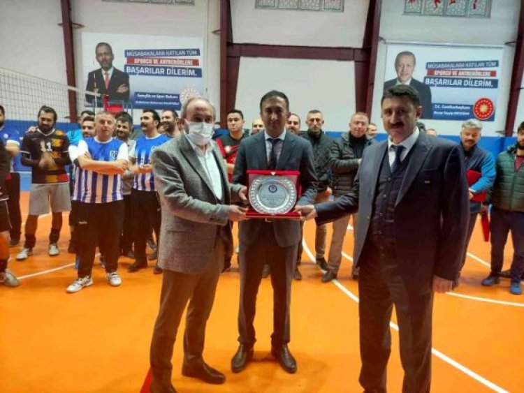 KADİR YAĞLIOĞLU VOLEYBOL TURNUVASI SONA ERDİ